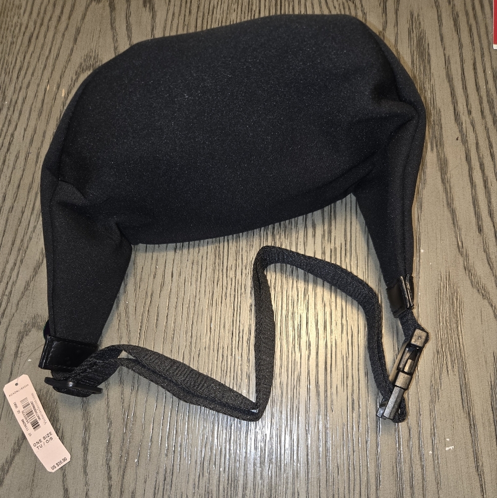 NWT Victoria Sport Black Fanny Pack - Picture 2 of 3